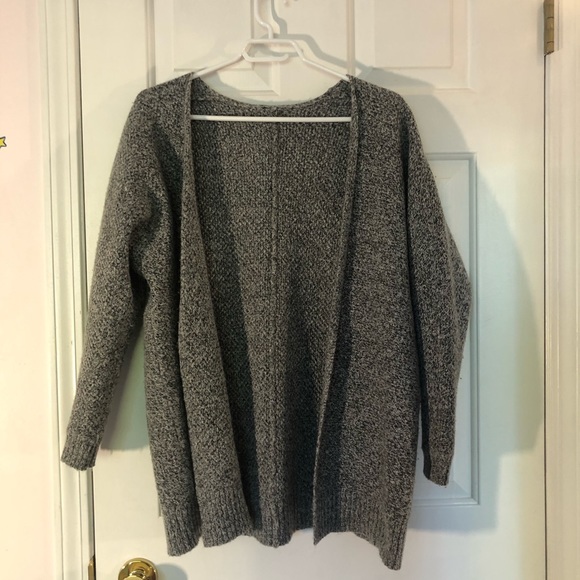 ❌SOLD❌ - Grey knitted cardigan - Picture 1 of 3